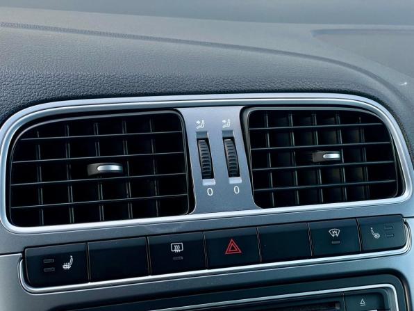Volkswagen Polo V Рестайлинг с пробегом 2016 года, цена 910 000 рублей, 140840 км, седан, Автокод Объявления