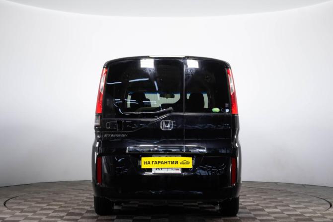 Honda Stepwgn V с пробегом 2015 года, цена 1 749 000 рублей, 153000 км, минивэн, Автокод Объявления