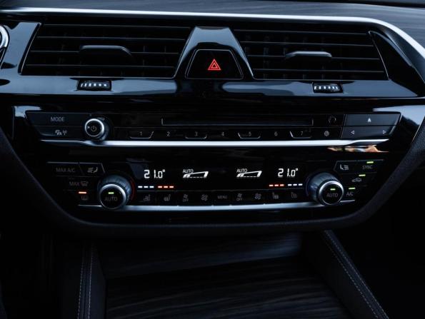 BMW 5 серии VII (G30/G31/G38) с пробегом 2019 года, цена 4 098 000 рублей, 93250 км, седан, Автокод Объявления