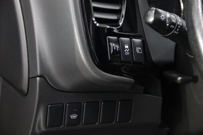 Mitsubishi Outlander III Рестайлинг 2 с пробегом 2016 года, цена 1 935 350 рублей, 118818 км, внедорожник, Автокод Объявления