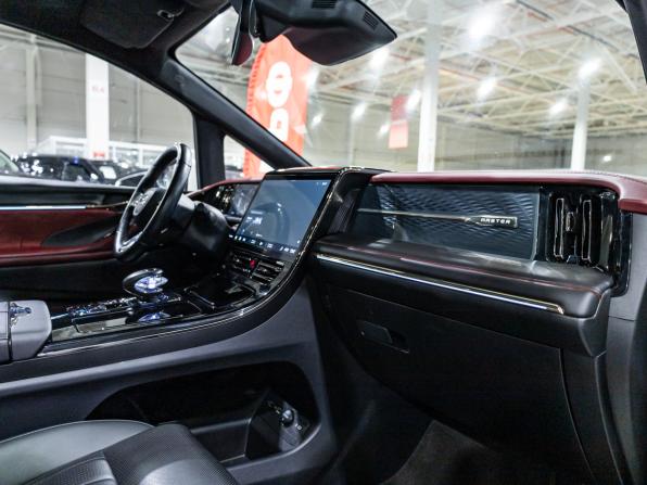 GAC M8 с пробегом 2023 года, цена 3 950 000 рублей, 37525 км, минивэн, Автокод Объявления