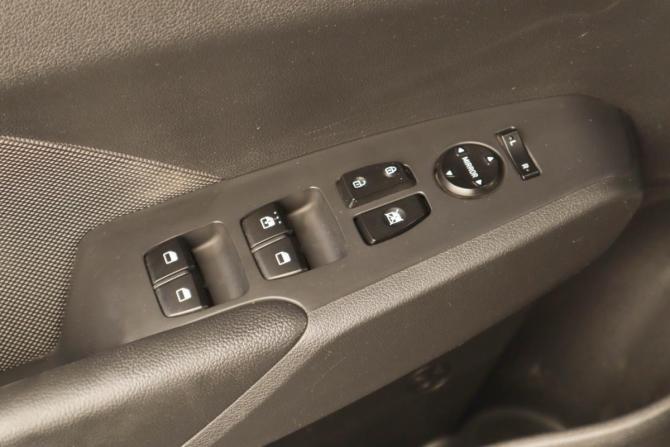 Hyundai Solaris II с пробегом 2017 года, цена 1 129 000 рублей, 167800 км, седан, Автокод Объявления