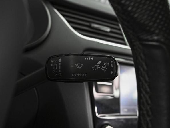 Skoda Octavia III (A7) Рестайлинг с пробегом 2017 года, цена 1 612 000 рублей, 150914 км, лифтбек, Автокод Объявления