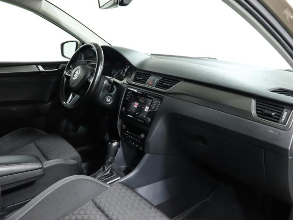 Skoda Rapid I Рестайлинг с пробегом 2018 года, цена 1 399 000 рублей, 107700 км, лифтбек, Автокод Объявления