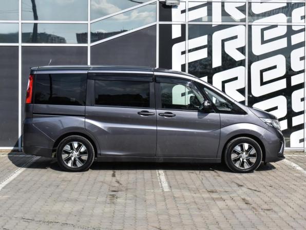 Honda Stepwgn V с пробегом 2015 года, цена 1 480 000 рублей, 266158 км, минивэн, Автокод Объявления