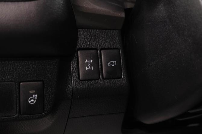 Toyota RAV4 IV (XA40) Рестайлинг с пробегом 2016 года, цена 2 259 000 рублей, 131000 км, внедорожник, Автокод Объявления