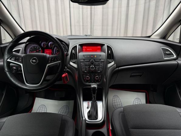 Opel Astra J Рестайлинг с пробегом 2013 года, цена 849 000 рублей, 141386 км, хэтчбек, Автокод Объявления