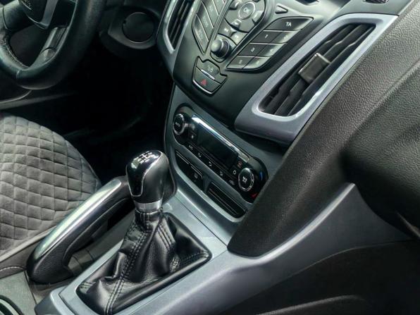 Ford Focus III с пробегом 2012 года, цена 949 900 рублей, 228000 км, хэтчбек, Автокод Объявления