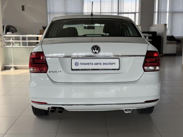 Volkswagen Polo V Рестайлинг с пробегом 2016 года, цена 1 030 000 рублей, 176453 км, седан, Автокод Объявления