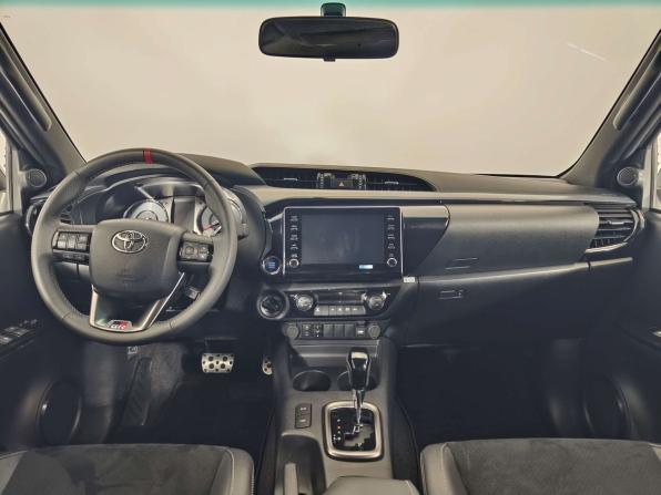 Toyota Hilux VIII Рестайлинг 2 с пробегом 2024 года, цена 7 490 000 рублей, 95 км, offers.body_type.unknown, Автокод Объявления