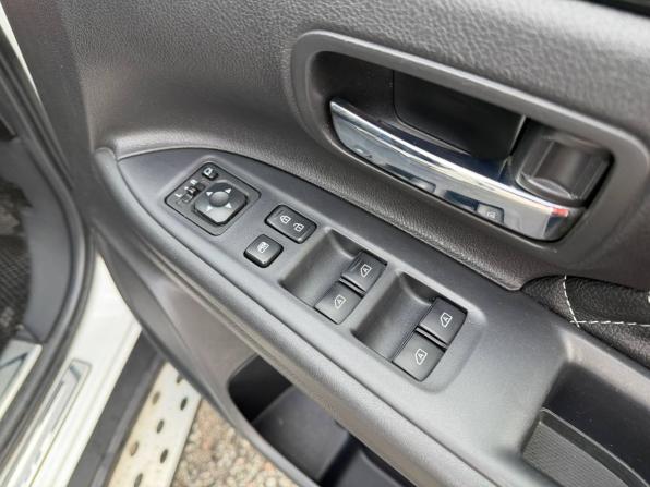 Mitsubishi Outlander III Рестайлинг 3 с пробегом 2019 года, цена 1 985 000 рублей, 180000 км, внедорожник, Автокод Объявления