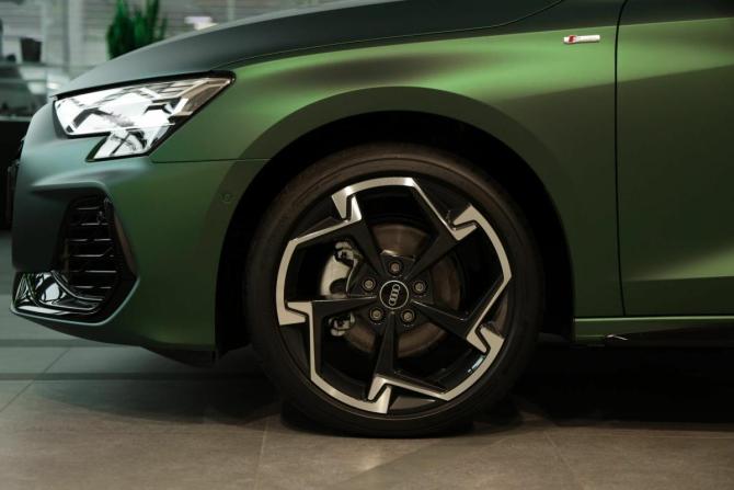 Новый Audi A3 IV (8Y) Рестайлинг 2025 года, цена 4 861 700 рублей, хэтчбек, Автокод Объявления