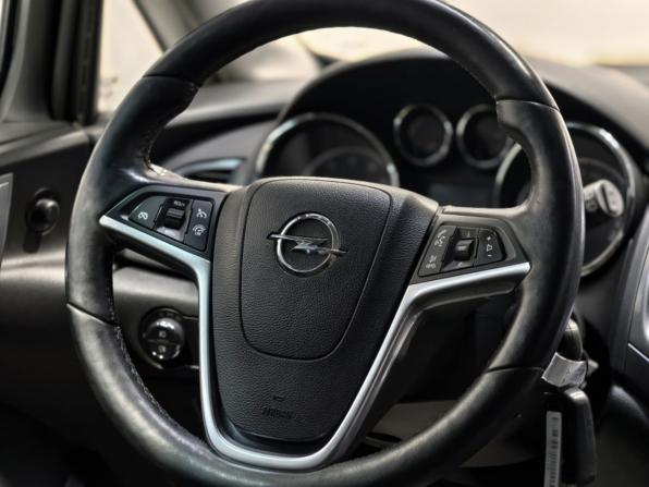 Opel Astra J Рестайлинг с пробегом 2014 года, цена 928 100 рублей, 122943 км, универсал, Автокод Объявления