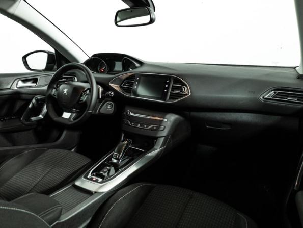 Peugeot 308 II Рестайлинг с пробегом 2018 года, цена 1 299 700 рублей, 176958 км, универсал, Автокод Объявления