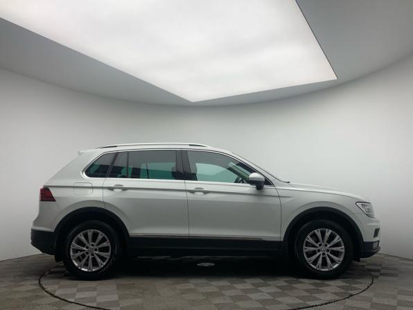 Volkswagen Tiguan II с пробегом 2018 года, цена 2 489 000 рублей, 129334 км, внедорожник, Автокод Объявления