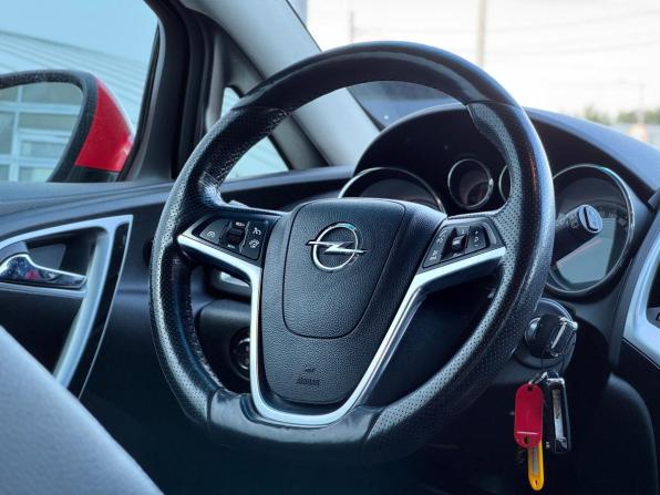 Opel Astra J Рестайлинг с пробегом 2013 года, цена 849 000 рублей, 110964 км, хэтчбек, Автокод Объявления