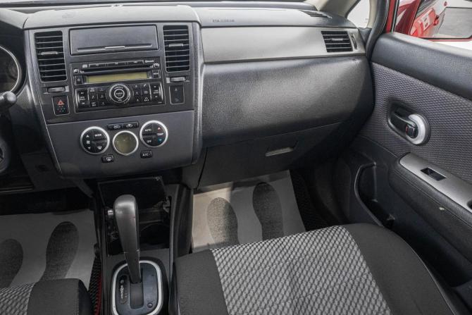 Nissan Tiida I Рестайлинг с пробегом 2010 года, цена 779 000 рублей, 240000 км, седан, Автокод Объявления