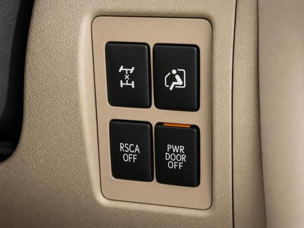 Lexus LX III Рестайлинг с пробегом 2015 года, цена 5 479 000 рублей, 220228 км, внедорожник, Автокод Объявления