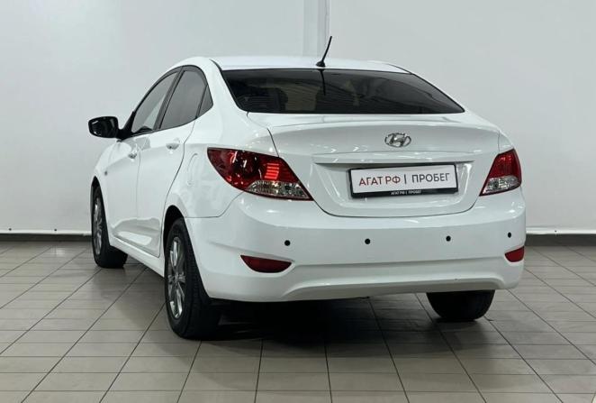 Hyundai Solaris I с пробегом 2013 года, цена 680 000 рублей, 152942 км, седан, Автокод Объявления