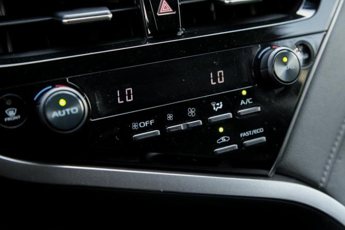 Toyota Camry VIII (XV70) Рестайлинг с пробегом 2021 года, цена 2 990 000 рублей, 62000 км, седан, Автокод Объявления