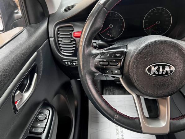 Kia Rio IV Рестайлинг с пробегом 2020 года, цена 1 490 000 рублей, 137968 км, седан, Автокод Объявления