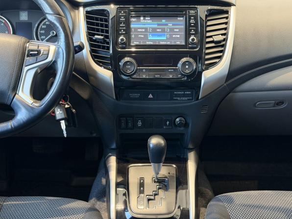 Mitsubishi L200 V с пробегом 2017 года, цена 2 450 000 рублей, 55000 км, offers.body_type.unknown, Автокод Объявления