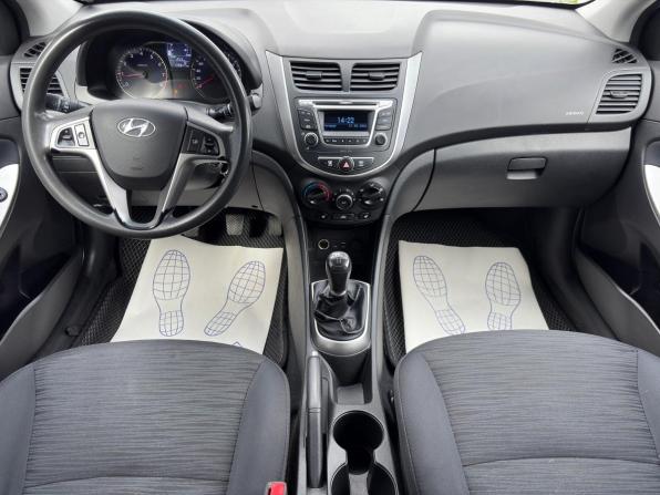 Hyundai Solaris I Рестайлинг с пробегом 2015 года, цена 865 000 рублей, 139638 км, хэтчбек, Автокод Объявления