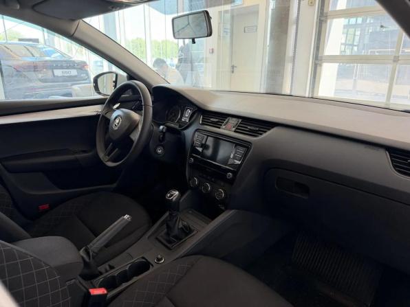 Skoda Octavia III (A7) Рестайлинг с пробегом 2020 года, цена 1 070 000 рублей, 260078 км, лифтбек, Автокод Объявления