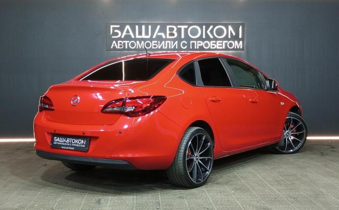 Opel Astra J Рестайлинг с пробегом 2012 года, цена 920 000 рублей, 220580 км, седан, Автокод Объявления