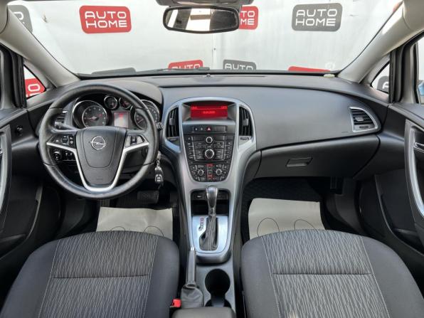 Opel Astra J Рестайлинг с пробегом 2013 года, цена 740 000 рублей, 263600 км, хэтчбек, Автокод Объявления