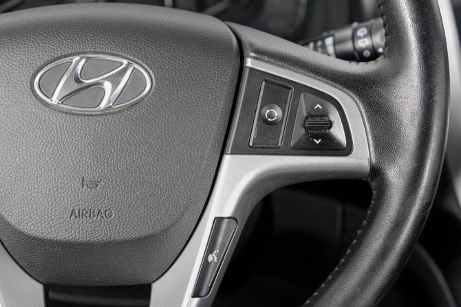 Hyundai Solaris I с пробегом 2012 года, цена 869 000 рублей, 173200 км, хэтчбек, Автокод Объявления