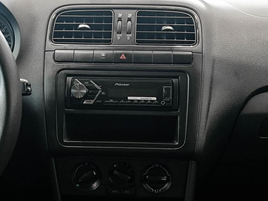 Volkswagen Polo V Рестайлинг Казань  - изображение 18