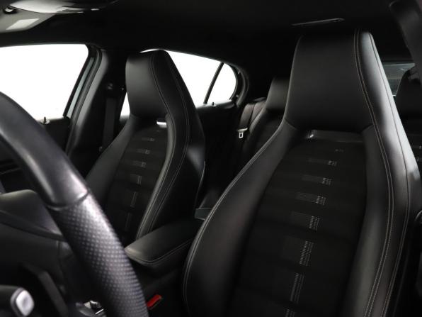 Mercedes-Benz GLA I (X156) Рестайлинг с пробегом 2019 года, цена 2 249 000 рублей, 84500 км, внедорожник, Автокод Объявления