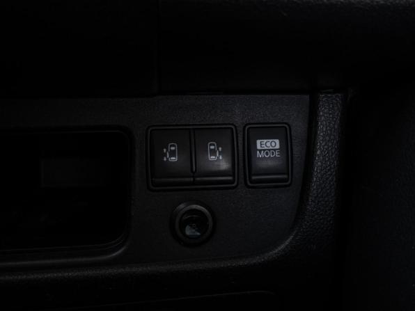 Nissan Serena IV (C26) с пробегом 2012 года, цена 1 250 000 рублей, 196780 км, минивэн, Автокод Объявления
