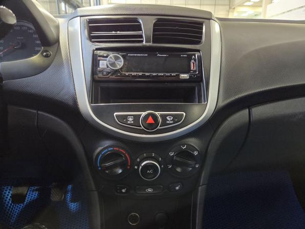 Hyundai Solaris I с пробегом 2011 года, цена 500 000 рублей, 204497 км, хэтчбек, Автокод Объявления