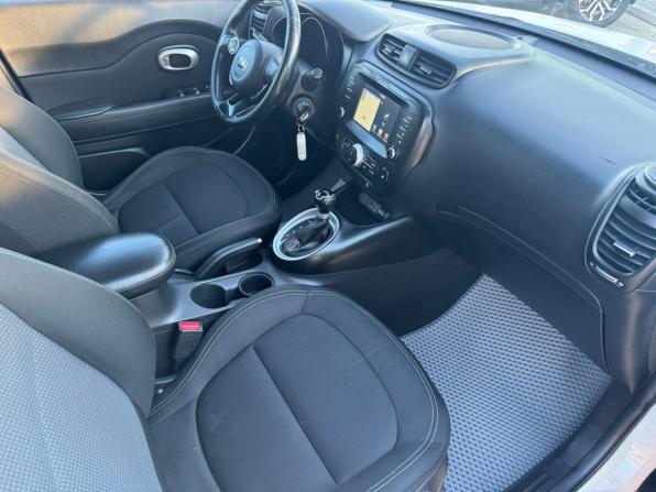 Kia Soul II Рестайлинг с пробегом 2018 года, цена 1 329 900 рублей, 173440 км, хэтчбек, Автокод Объявления