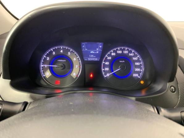 Hyundai Solaris I с пробегом 2011 года, цена 610 000 рублей, 309927 км, седан, Автокод Объявления