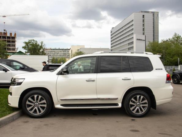 Toyota Land Cruiser 200 Series Рестайлинг 2 с пробегом 2017 года, цена 7 398 000 рублей, 98000 км, внедорожник, Автокод Объявления