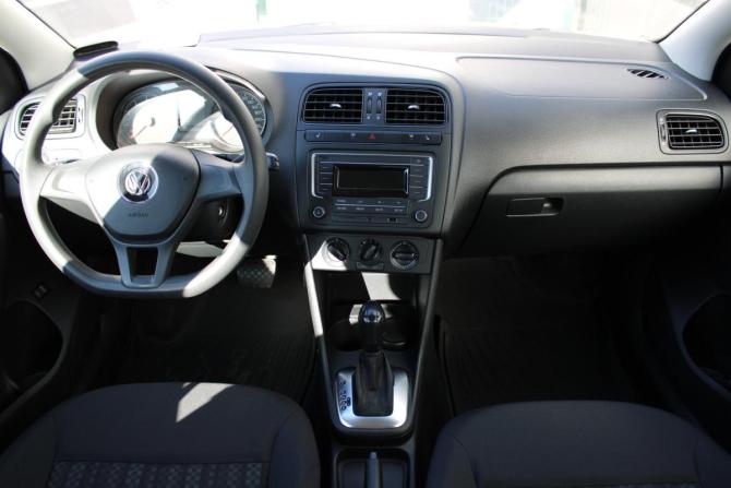 Volkswagen Polo V Рестайлинг с пробегом 2018 года, цена 965 000 рублей, 125797 км, седан, Автокод Объявления