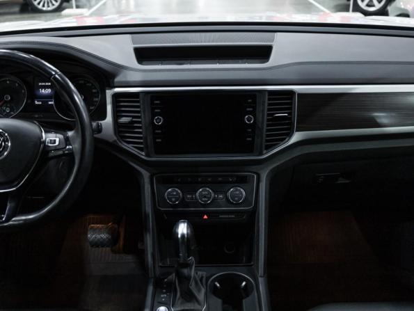 Volkswagen Teramont I с пробегом 2018 года, цена 3 799 700 рублей, 58220 км, внедорожник, Автокод Объявления