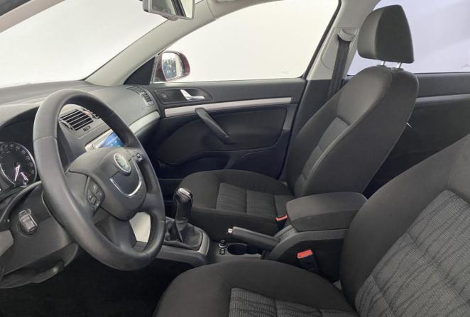Skoda Octavia II (A5) Рестайлинг с пробегом 2012 года, цена 835 000 рублей, 274560 км, лифтбек, Автокод Объявления