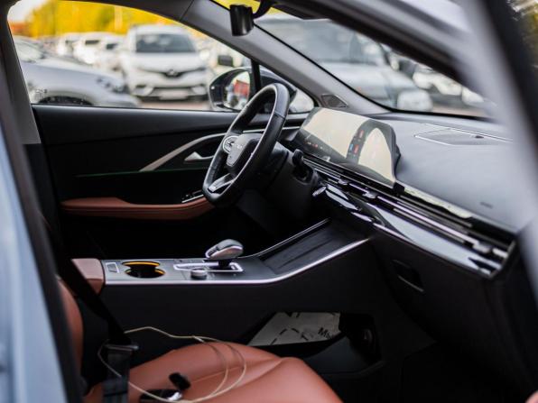 Omoda C5 I с пробегом 2023 года, цена 1 577 000 рублей, 61177 км, внедорожник, Автокод Объявления