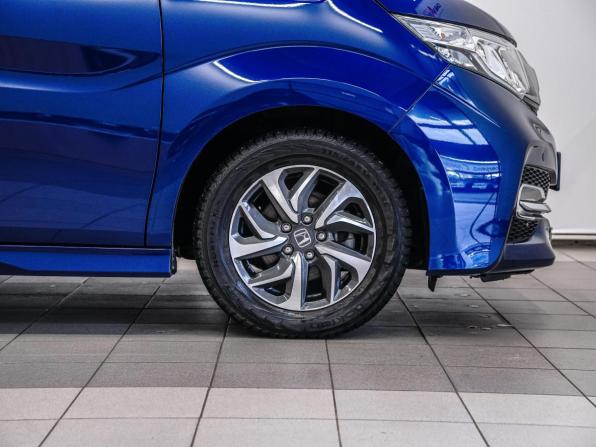 Honda Stepwgn V с пробегом 2016 года, цена 1 799 000 рублей, 122370 км, минивэн, Автокод Объявления