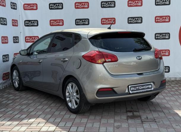 Kia Ceed II с пробегом 2012 года, цена 724 990 рублей, 190000 км, хэтчбек, Автокод Объявления
