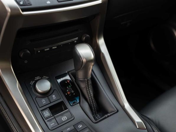 Lexus NX I с пробегом 2016 года, цена 2 600 000 рублей, 140920 км, внедорожник, Автокод Объявления