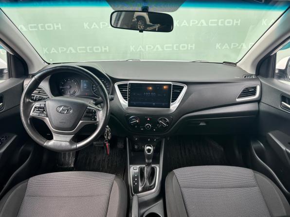 Hyundai Solaris II с пробегом 2017 года, цена 1 099 000 рублей, 128579 км, седан, Автокод Объявления