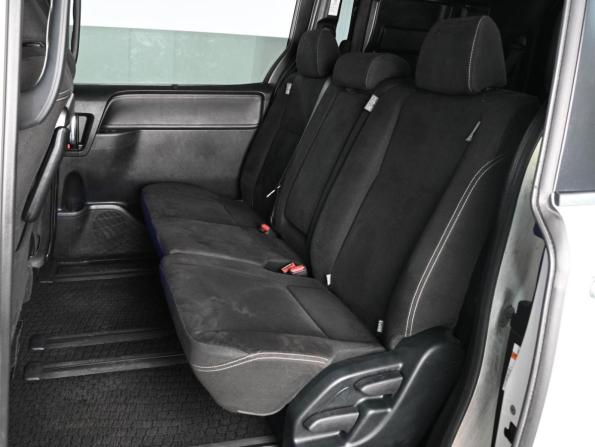 Toyota Esquire I Рестайлинг с пробегом 2017 года, цена 2 349 000 рублей, 149884 км, минивэн, Автокод Объявления