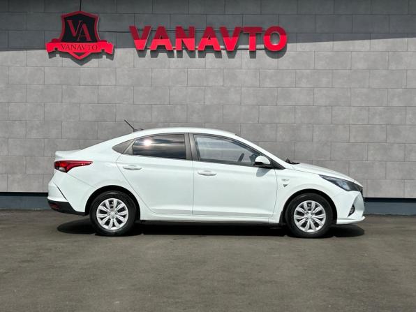 Hyundai Solaris II Рестайлинг с пробегом 2021 года, цена 1 400 000 рублей, 101245 км, седан, Автокод Объявления