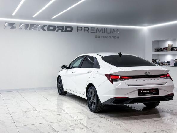 Hyundai Elantra VII (CN7) с пробегом 2021 года, цена 2 200 000 рублей, 26988 км, седан, Автокод Объявления