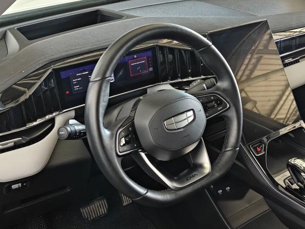 Geely Atlas II с пробегом 2024 года, цена 2 950 000 рублей, 27000 км, внедорожник, Автокод Объявления
